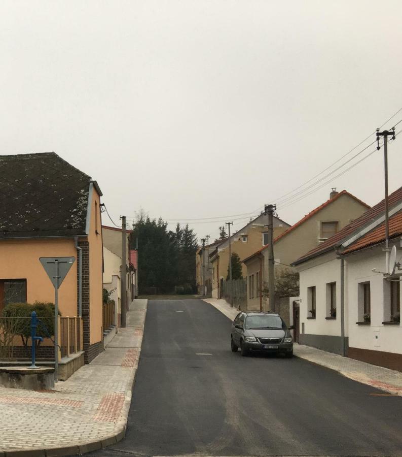 Podkrovi S Koupelnou Svinarov Εξωτερικό φωτογραφία